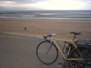 2004-04-15-Bike_and_beach.jpg