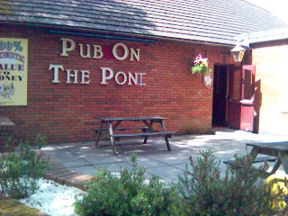 2004-06-04-Pub_on_the_pond.jpg